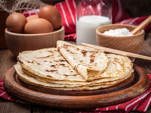 2 février, Fête la Chandeleur… l’occasion de faire des crêpes! Avec une recette bonheur qui nous ramène en enfance. 😋 Pour 20 crêpes Réalisation Total: 2 h Préparation: 15 min Repos: 1 h Cuisson: 45 min Ingrédients 500 g de farine 5 oeufs...