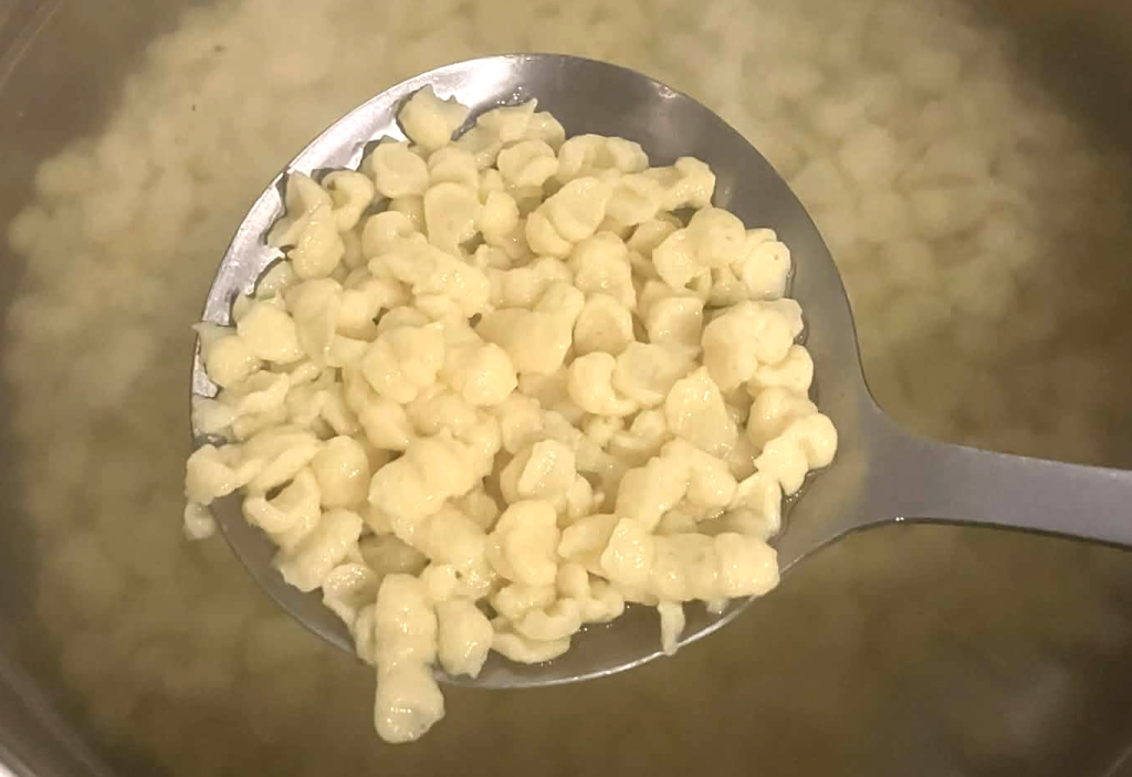 Voici la recette de spätzle offerte par Elisa, salariée au rayon boucherie et charcuterie. Merci à elle et bon appétit!